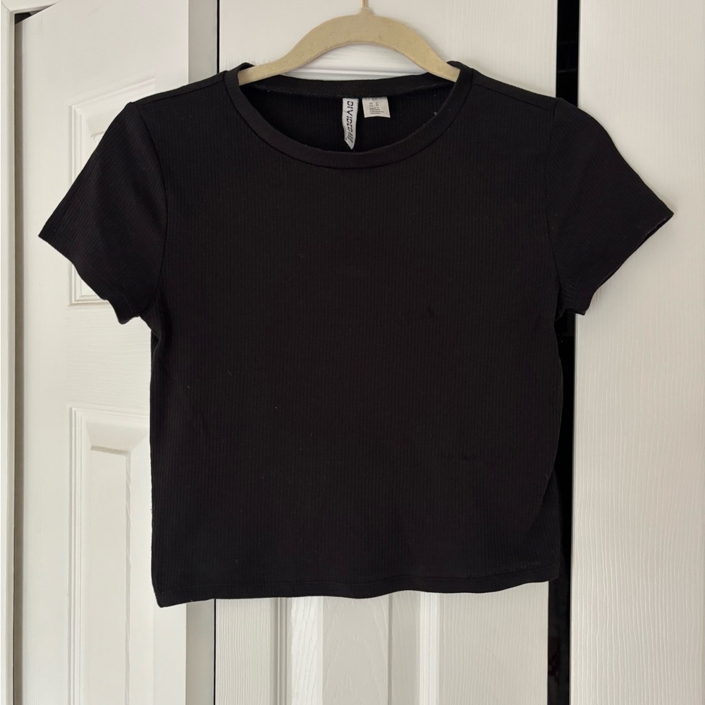 Black Ribbed Short Sleeve Crop Top